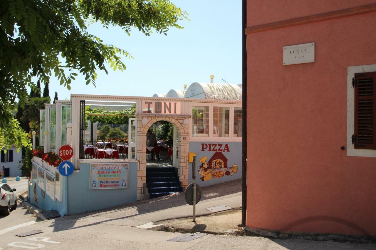 Appartments Mali Raj ヴルサル エクステリア 写真