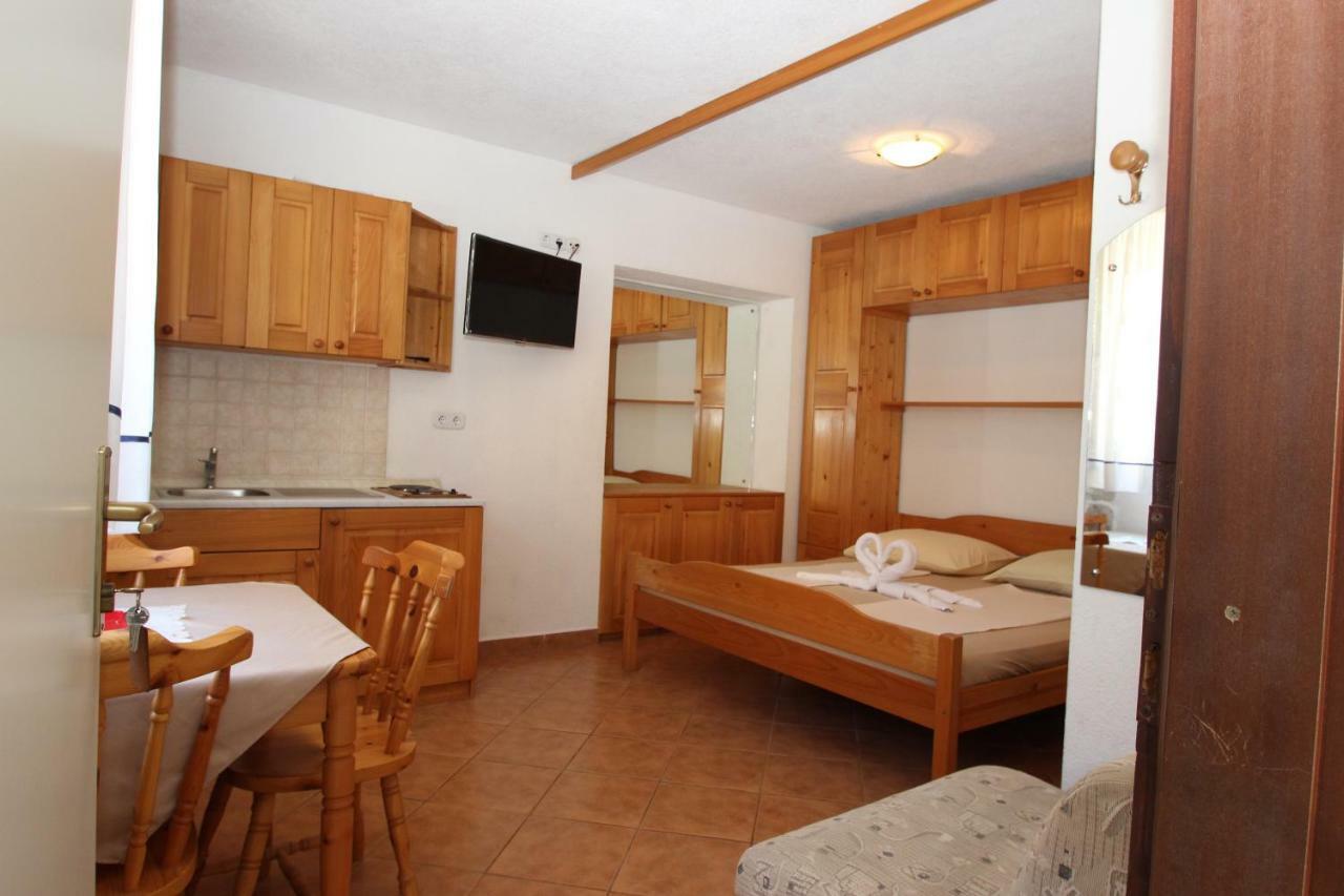 Appartments Mali Raj ヴルサル エクステリア 写真